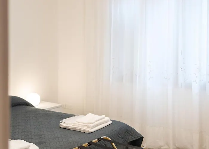 Al Pettirosso - With Free Parking شقة